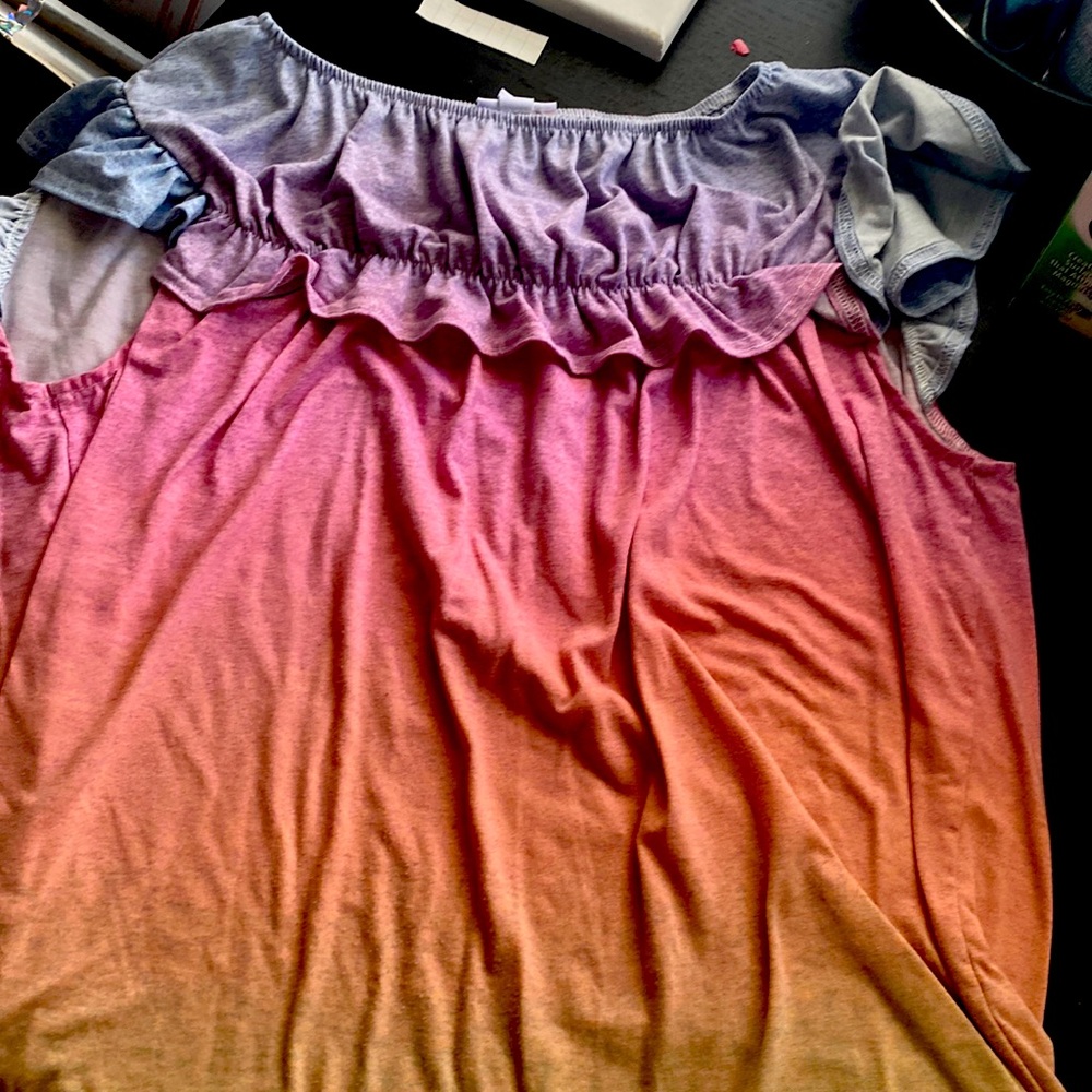 Lularoe Sasha rainbow 🌈 top